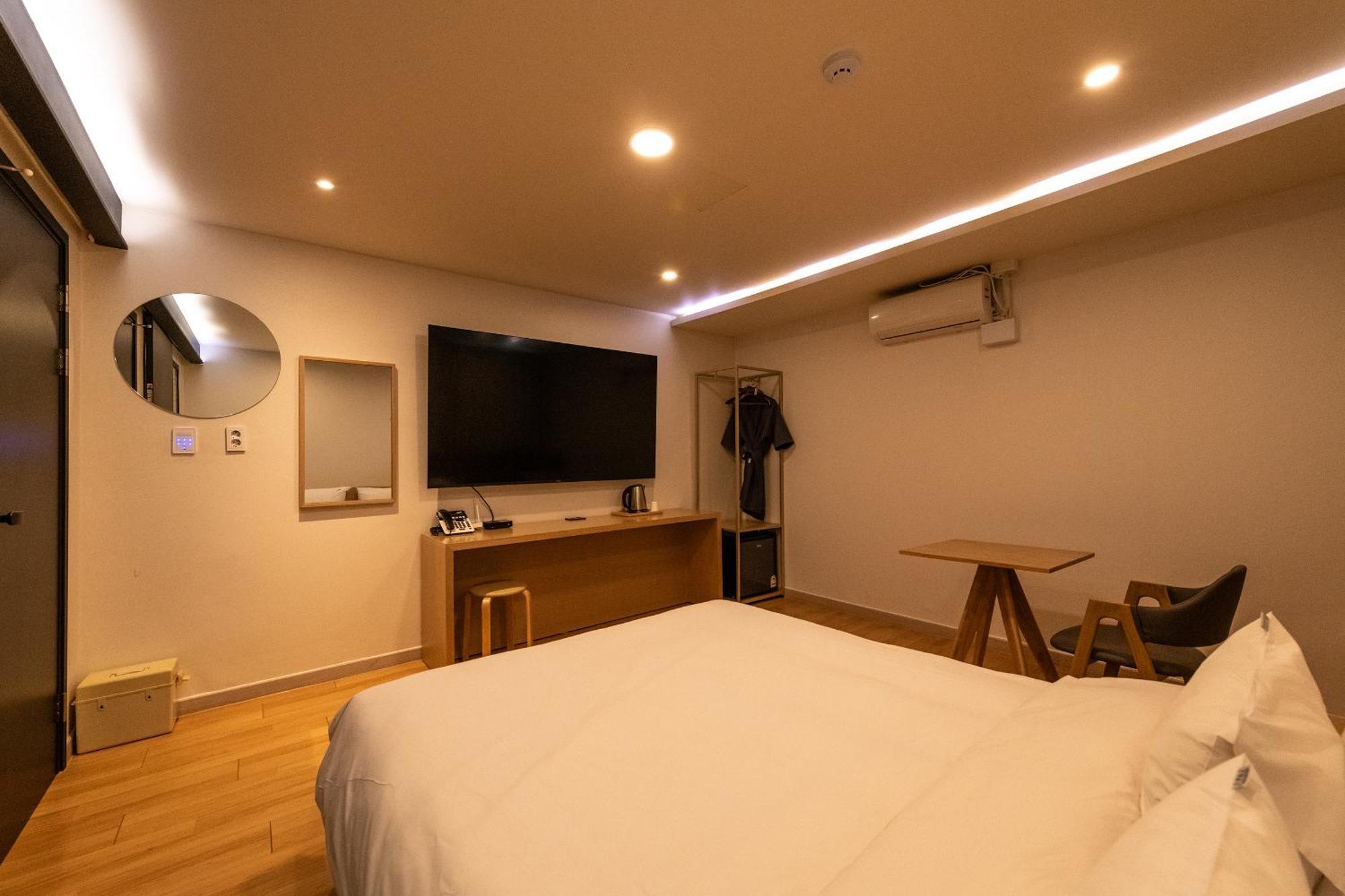 H Avenue Chuncheon Hotel Buitenkant foto