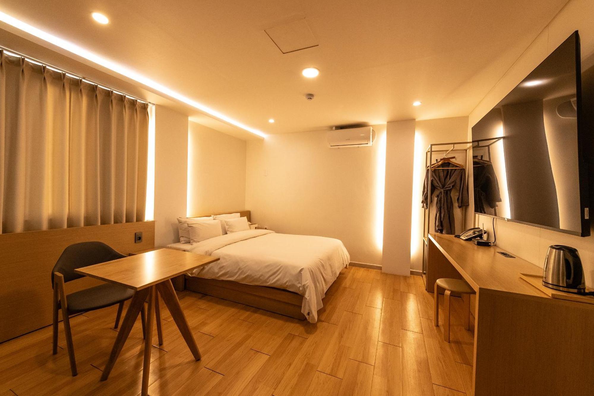 H Avenue Chuncheon Hotel Buitenkant foto