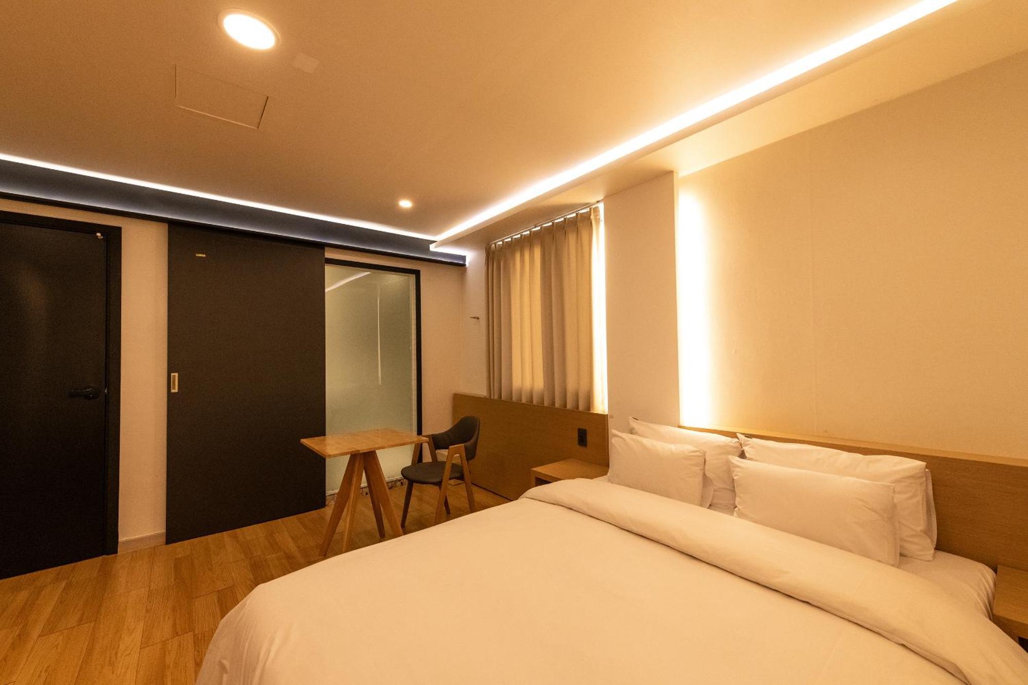 H Avenue Chuncheon Hotel Buitenkant foto