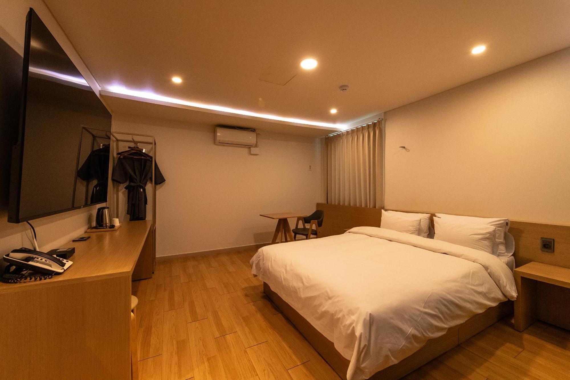 H Avenue Chuncheon Hotel Buitenkant foto