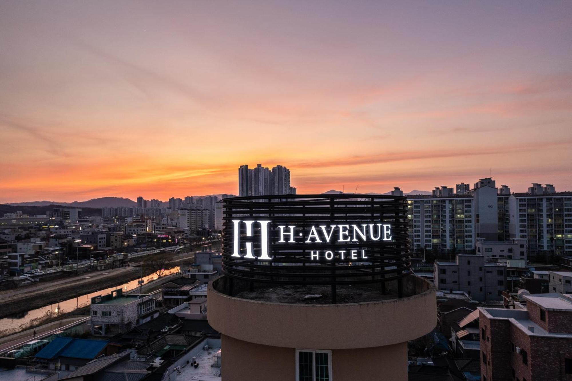 H Avenue Chuncheon Hotel Buitenkant foto
